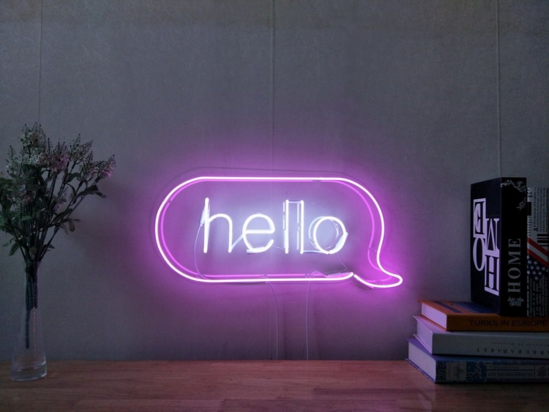 Hello with Bubble Neon Skilt