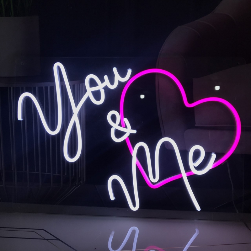 You and me love Neon Skilt